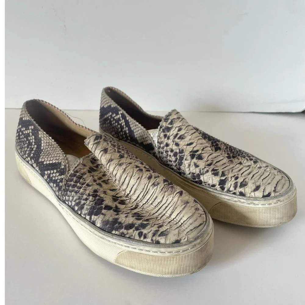 Stuart Weitzman Nugget Snake Skin Thick Sole Slip On Sneakers • Size 6.5 🔴